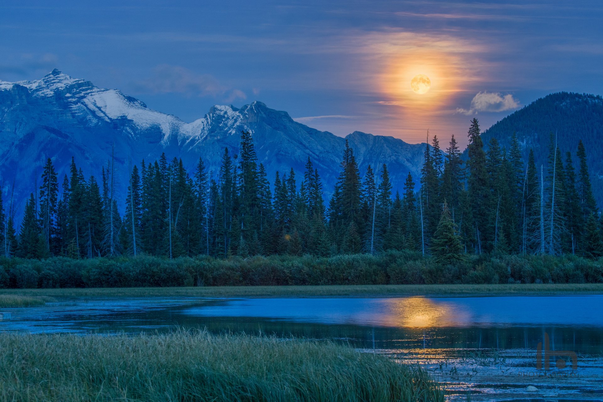 lago vermillion canadá montañas luna bosque luna llena lago