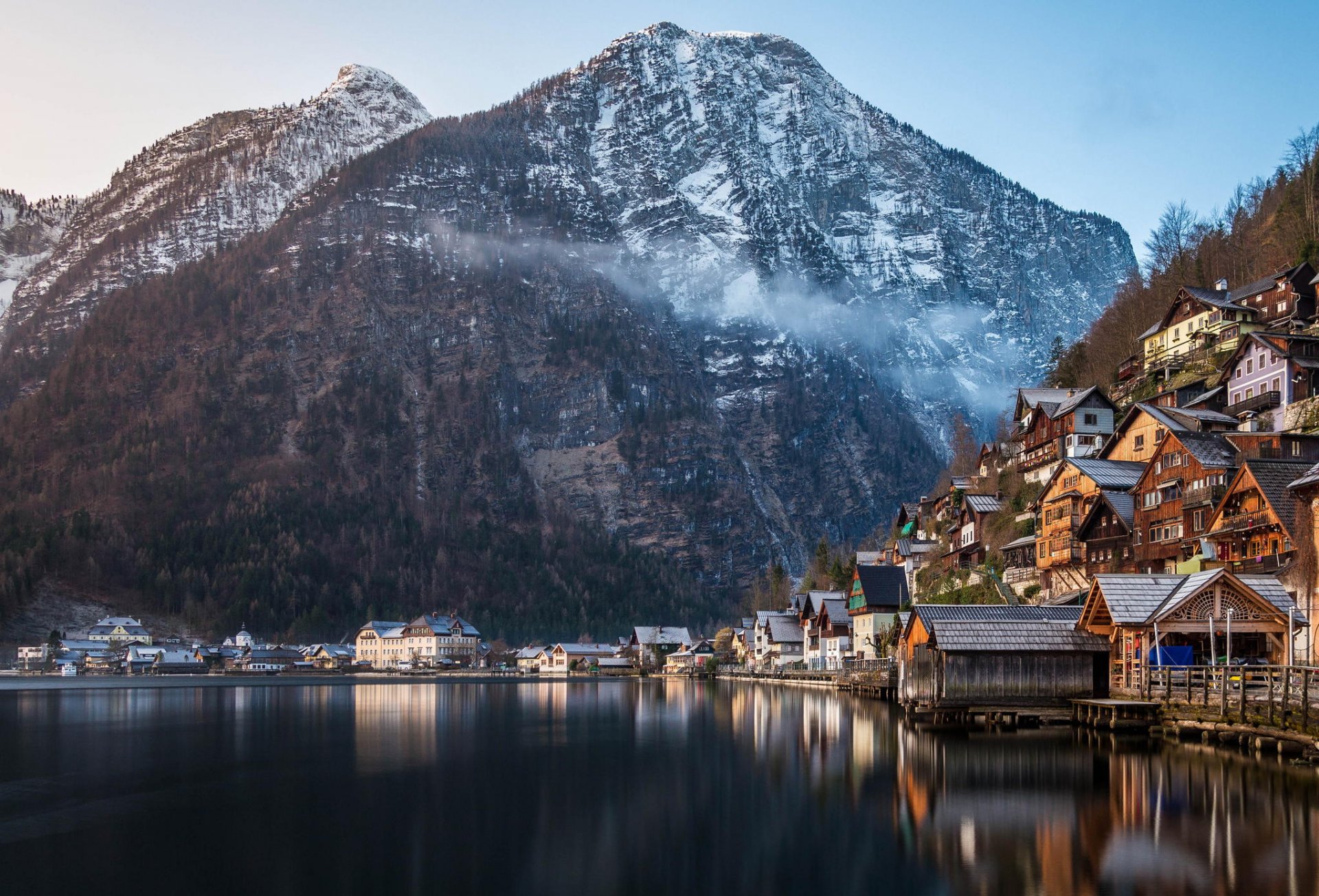 góry jezioro domy zima las przyroda hallstatt austria gmina wpisany na listę unesco alpy