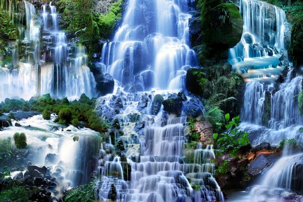 Tre cascate foto pezizage foto della natura