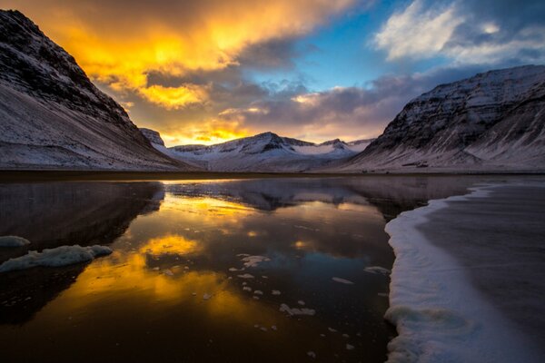 Le froid égayait le coucher de soleil d hiver