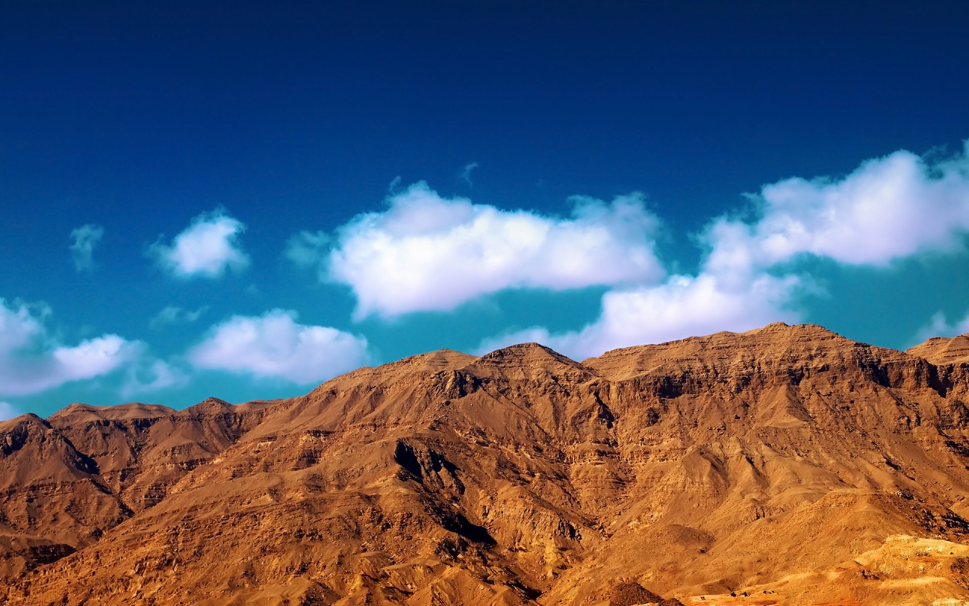 montaña ataqa en la costa del mar rojo egipto