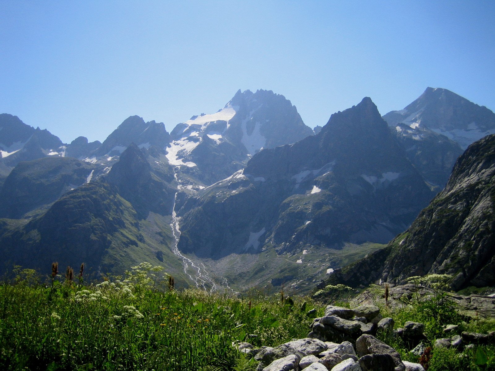 caucase montagnes ciel