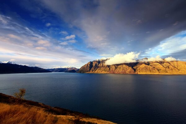 Vulkan auf einer Insel in Neuseeland