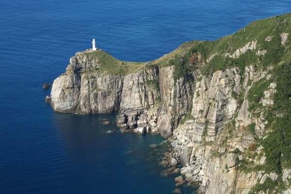 Phare sur une montagne au Japon