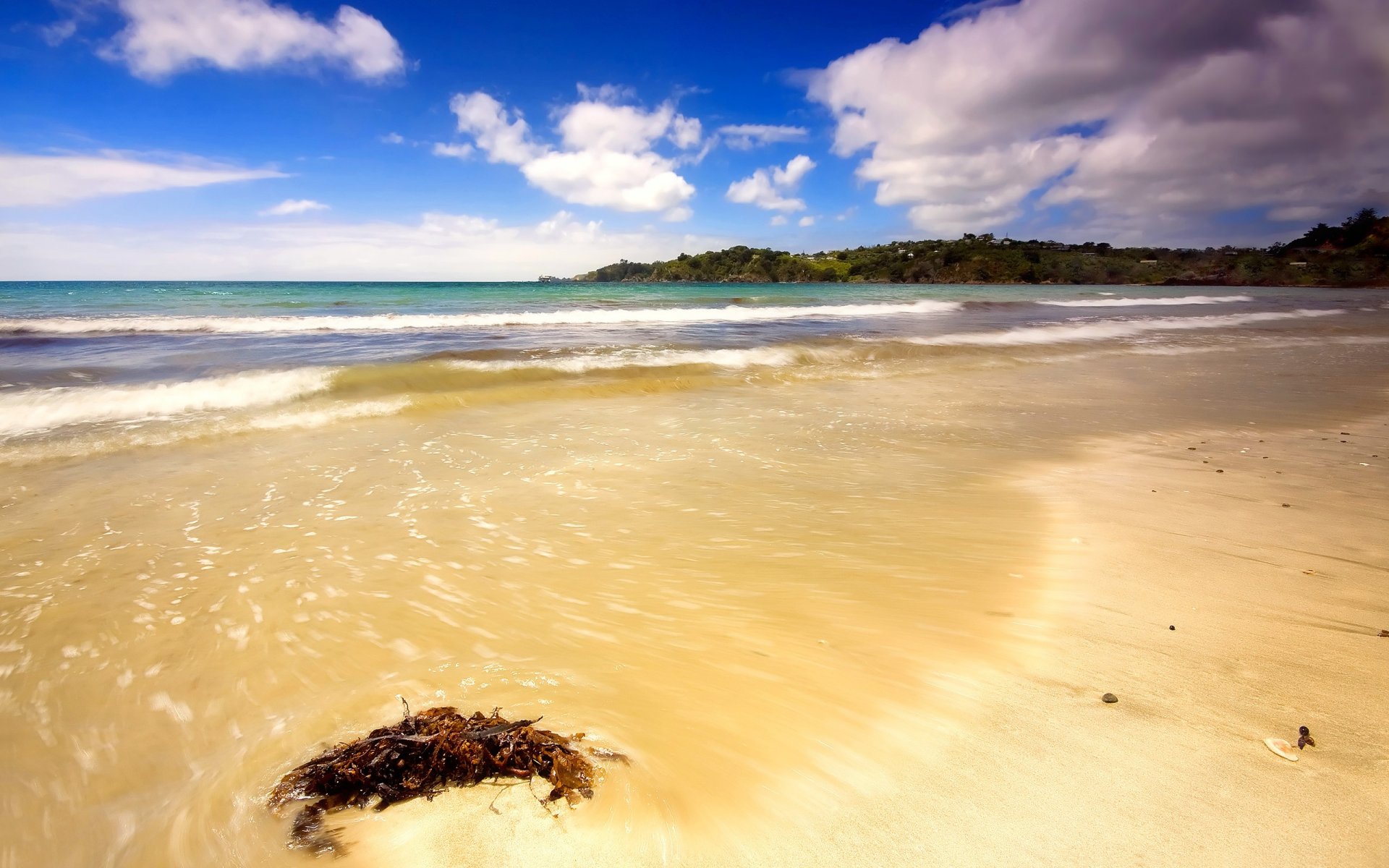 ufer strand sand wellen meer wolken