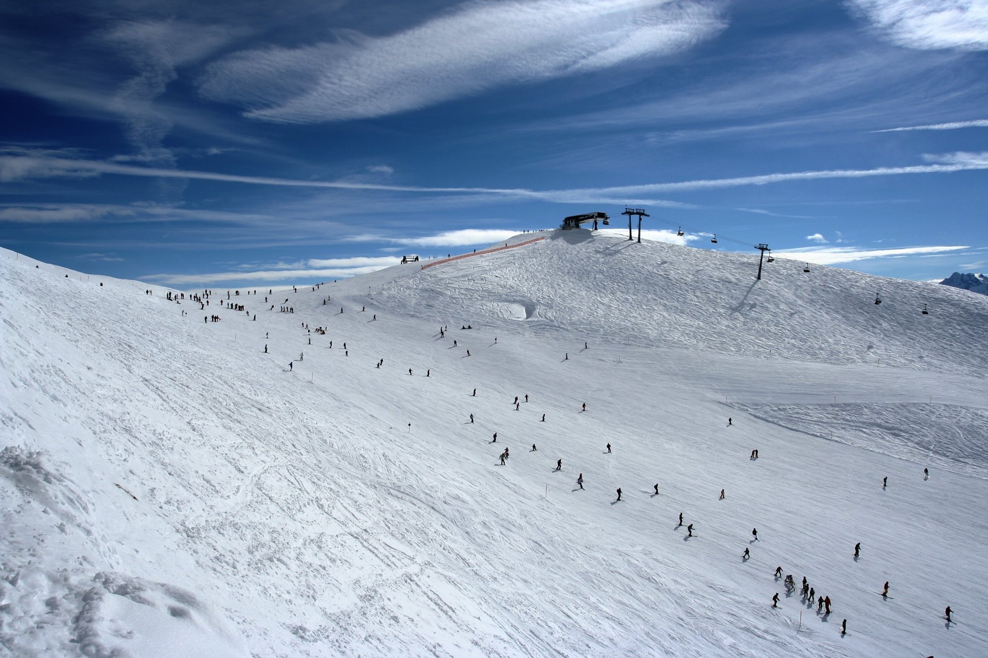 pente neige skieurs