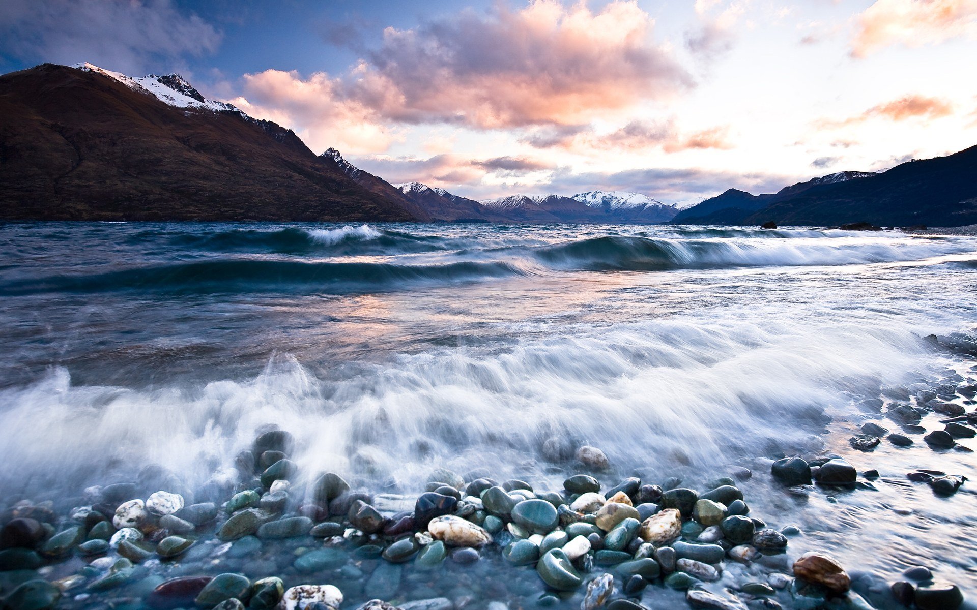 meer berge landschaft