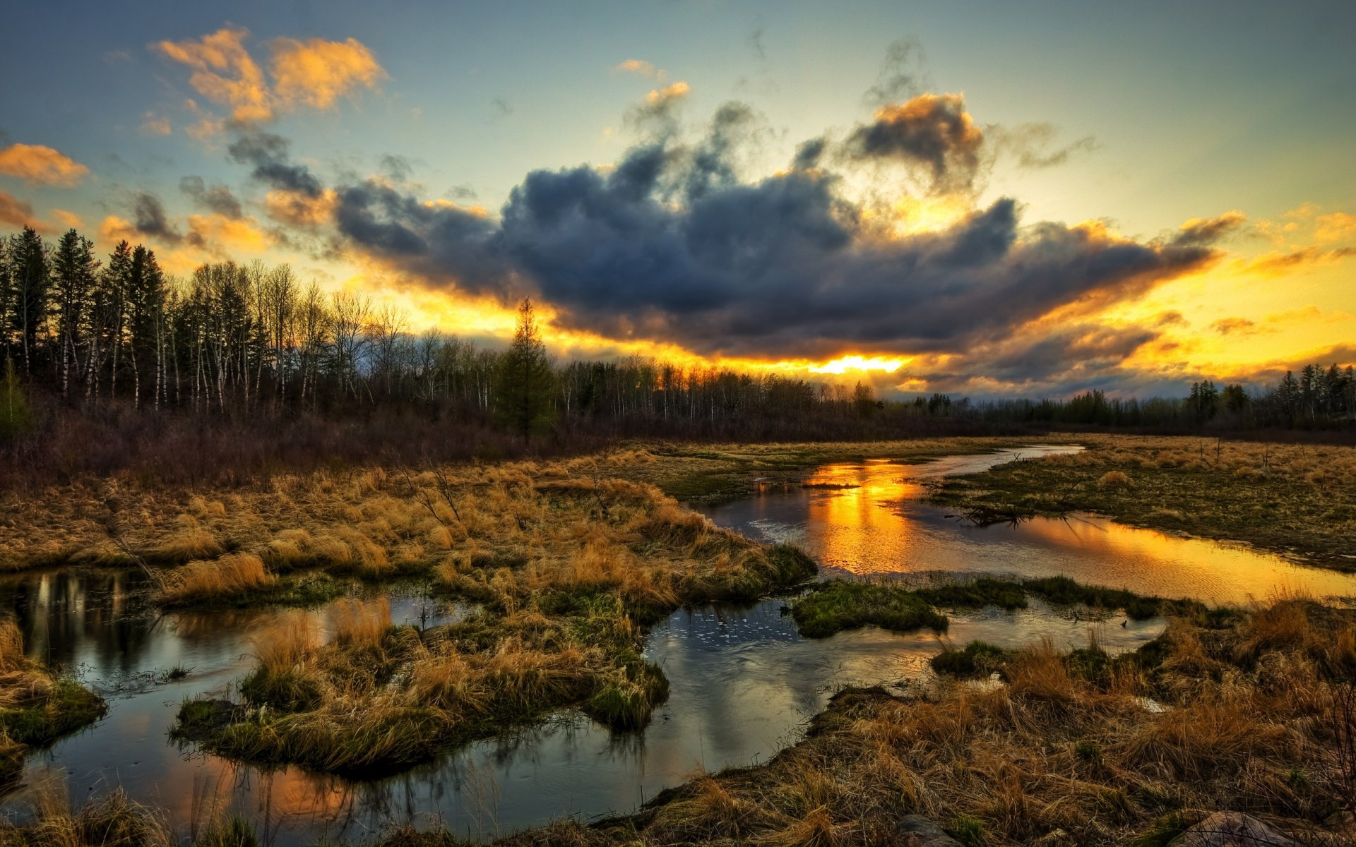 nuages coucher de soleil herbe eau ruisseau