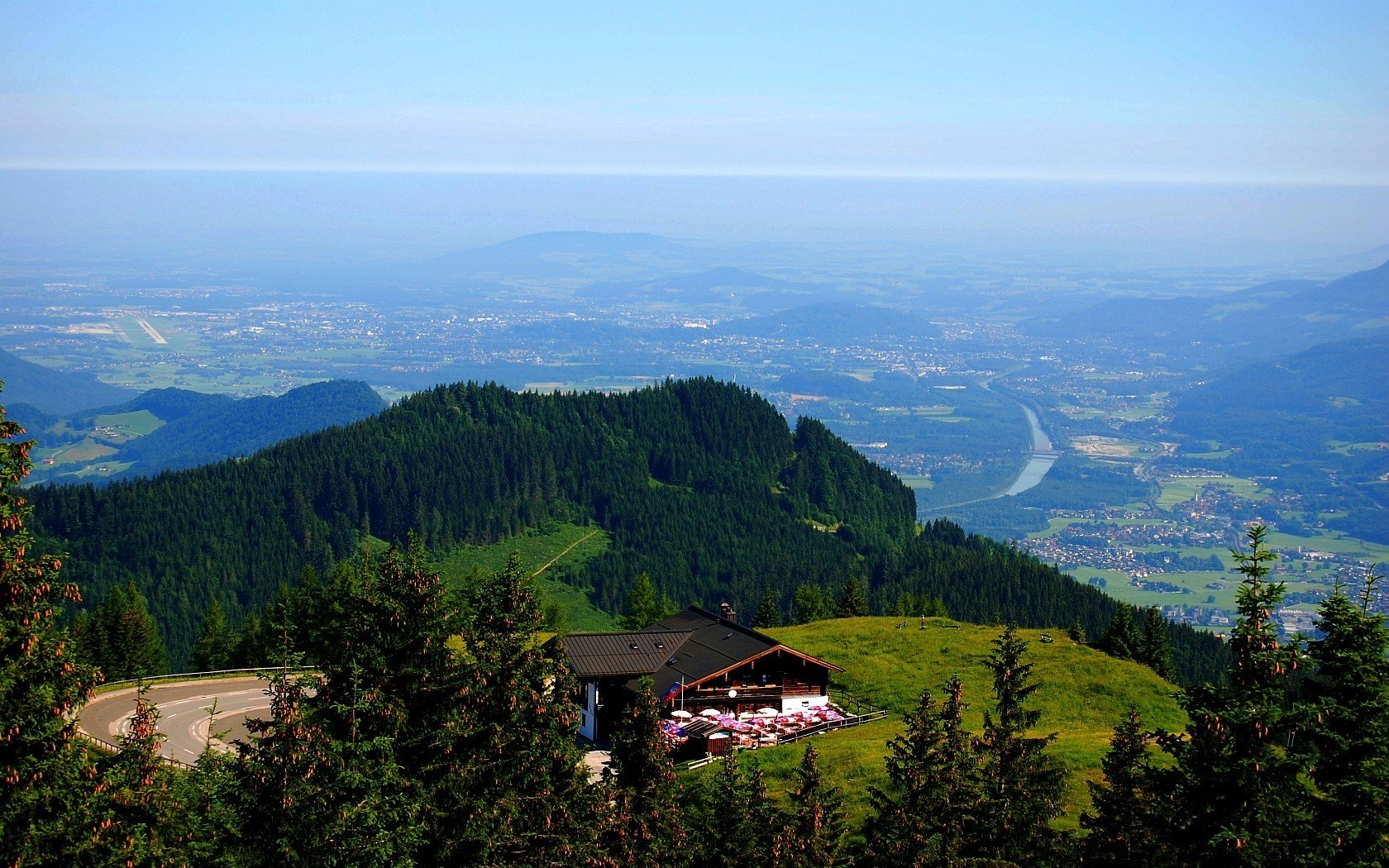 panorama casa strada alberi