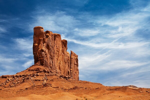 Una roca contra el cielo en Arizona