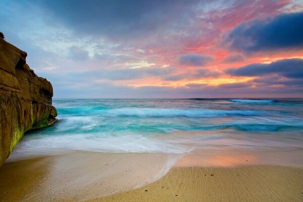 Beautiful horizon view from the sandy beach