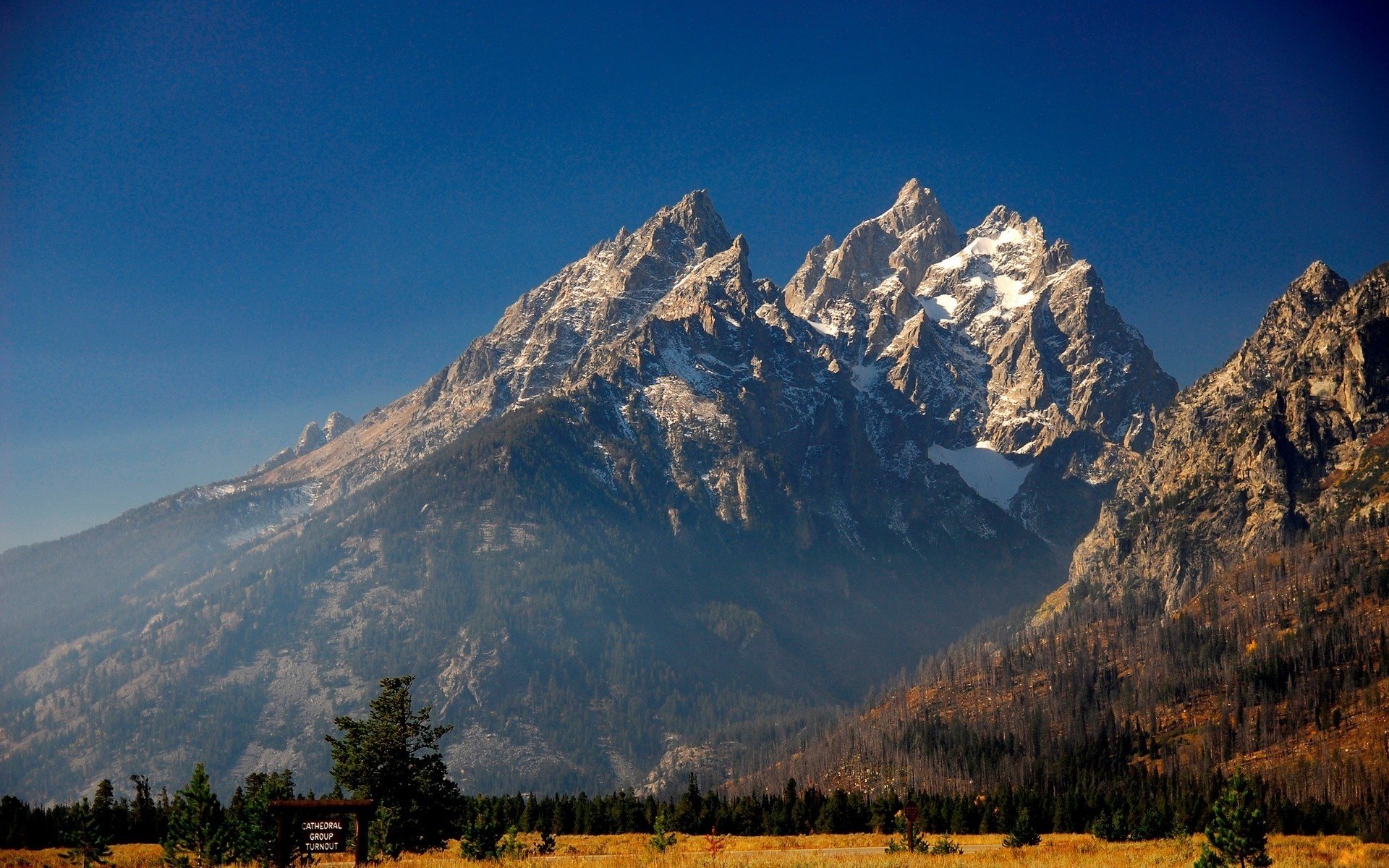 montagne neve blu