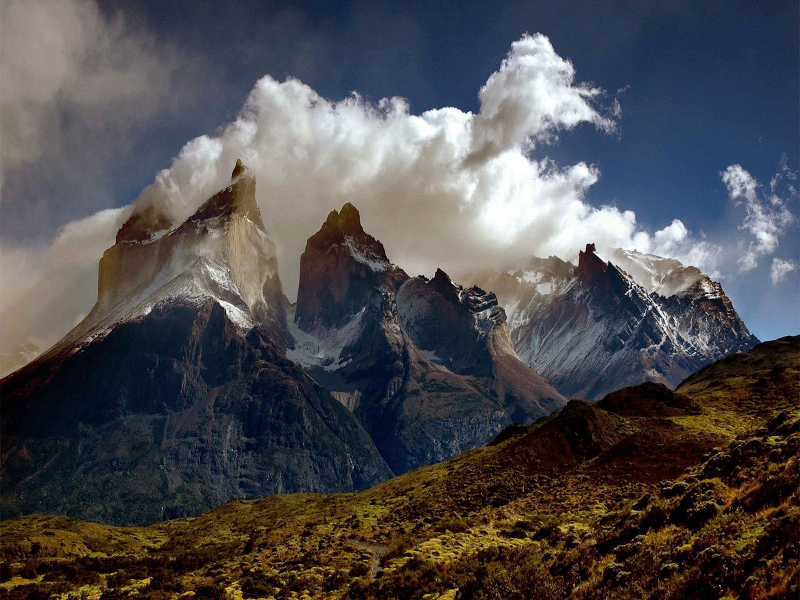 mountain clouds snow