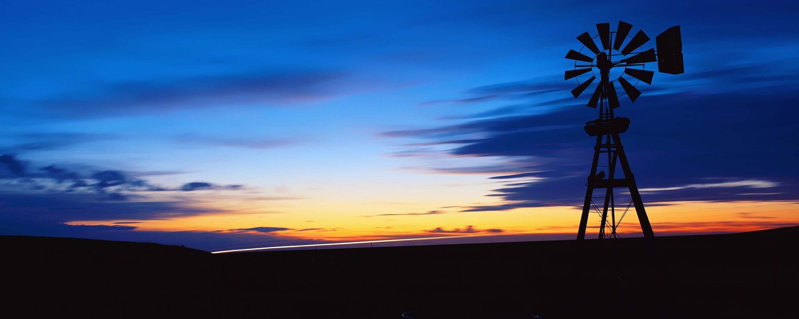 soirée moulin à vent coucher de soleil