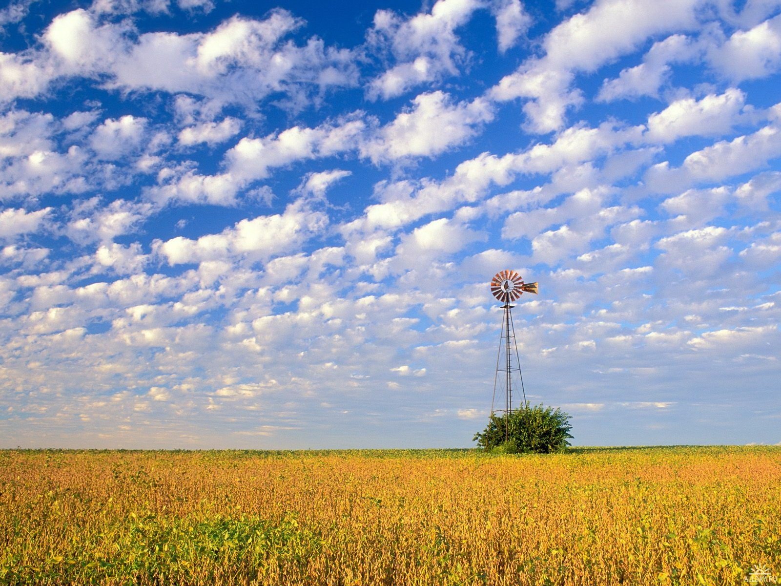 nuages ciel champ moulin à vent