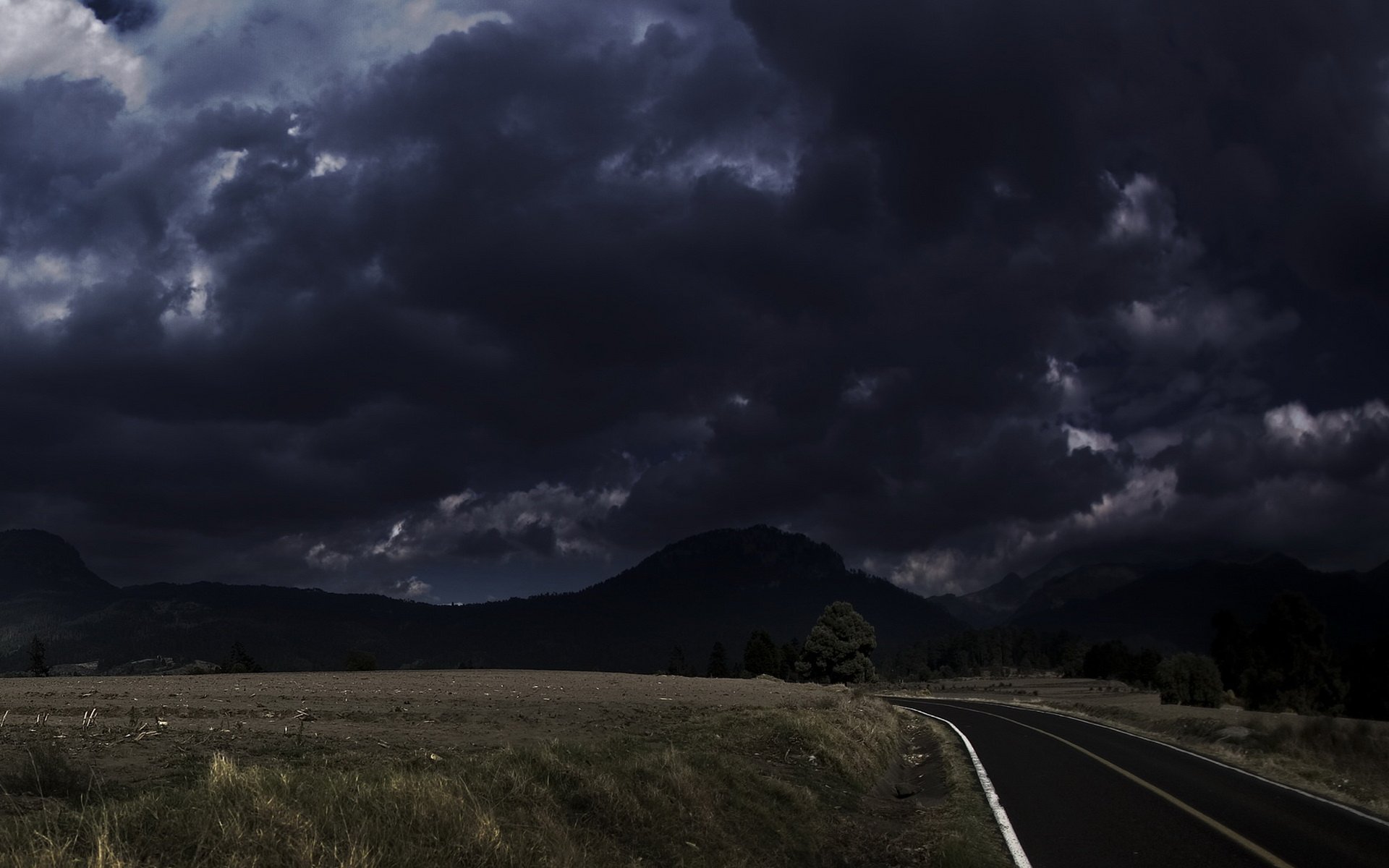 route nuages champ tristesse obscurité