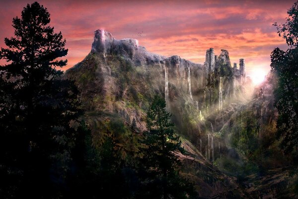 Ein fantastischer Wasserfall unter den Bergen, der von Bäumen versteckt ist