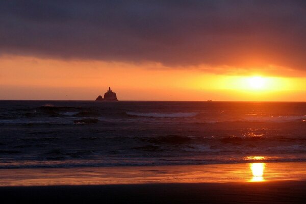 Puesta de sol en el mar