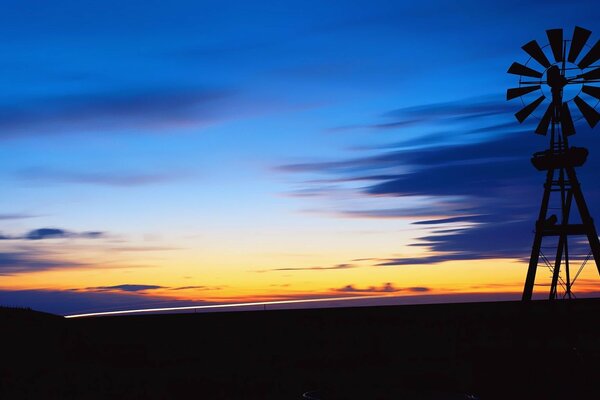 Warm evening sunset at the windmill