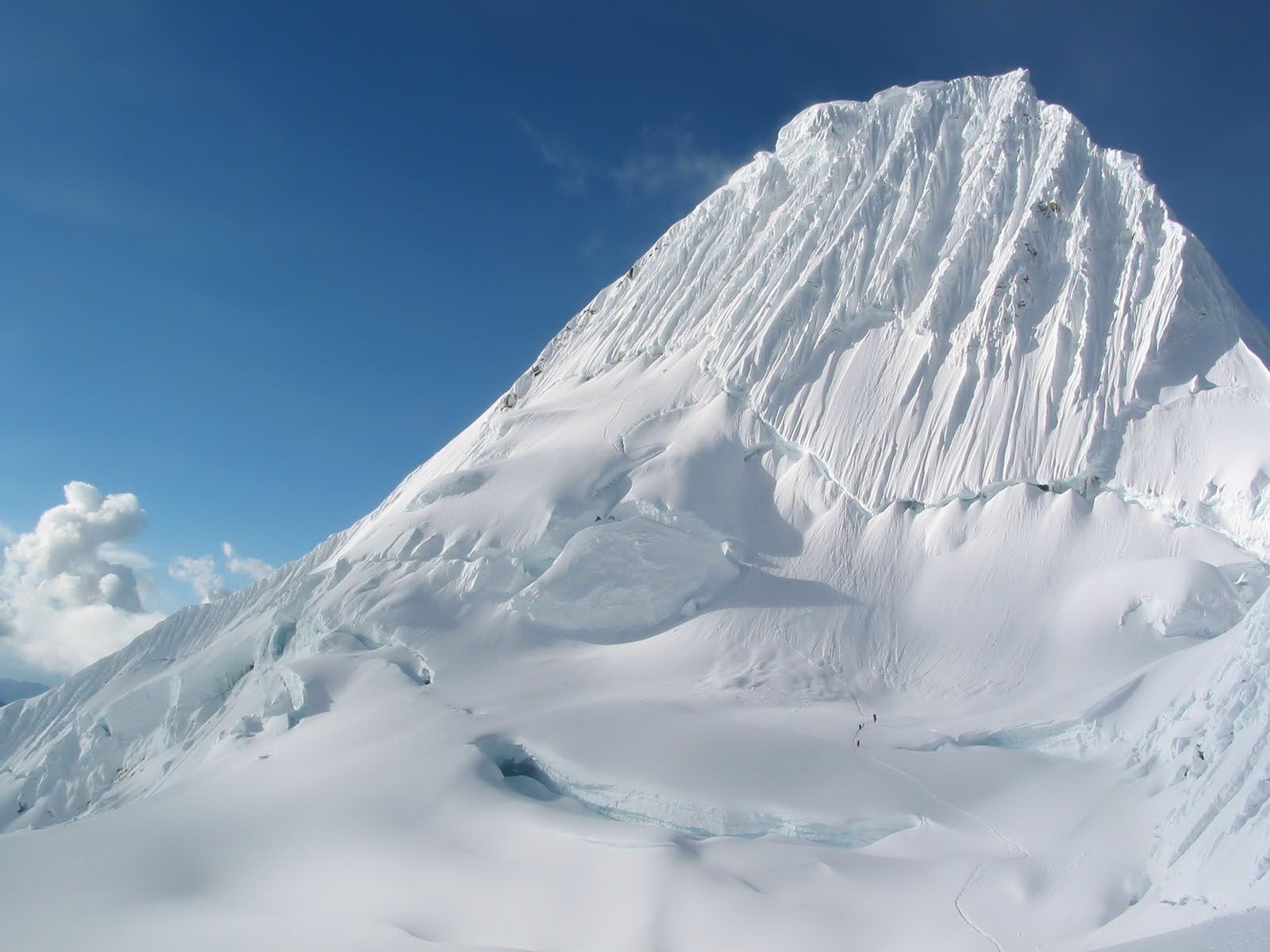 montagne neige glacier sentier