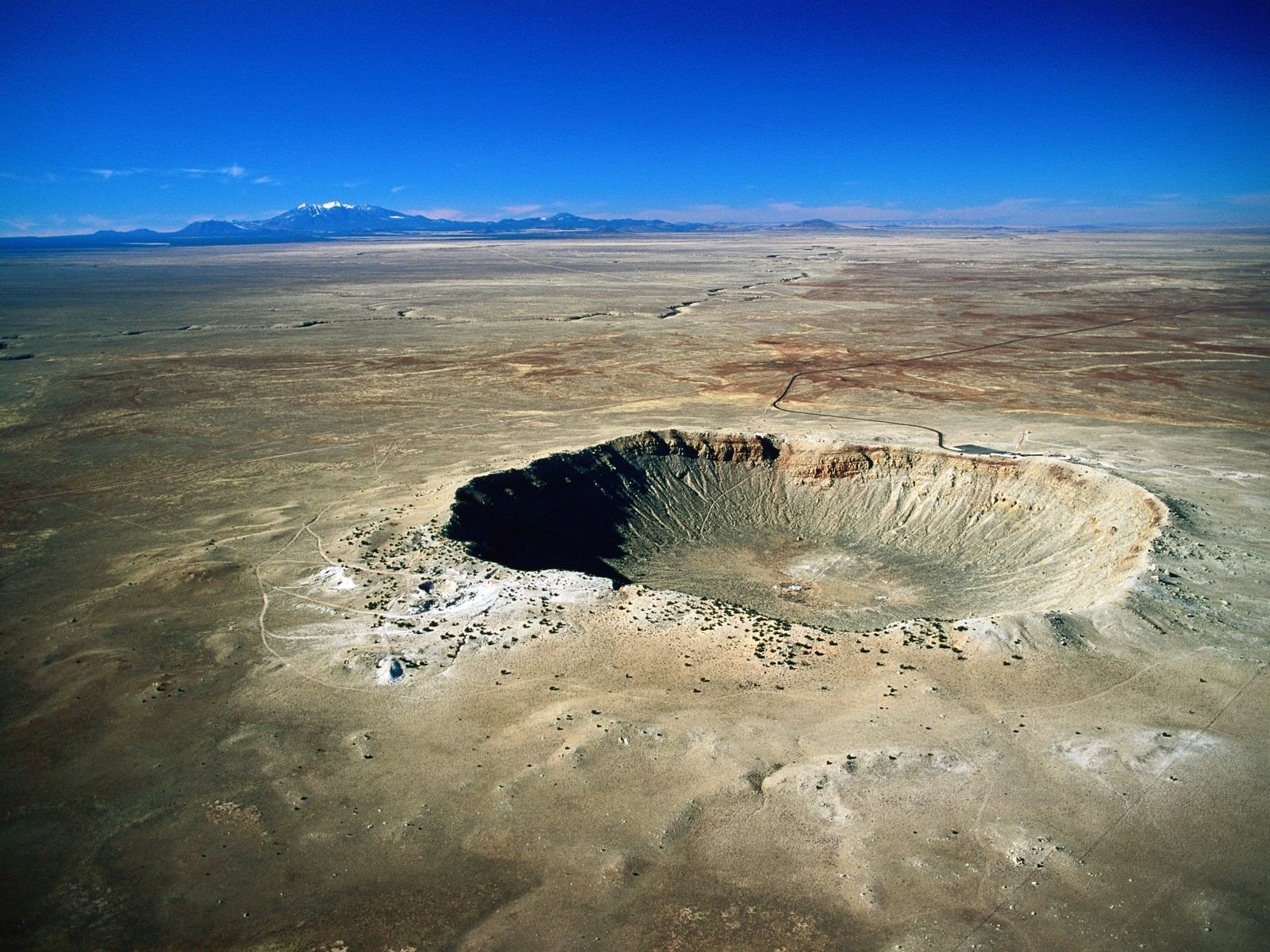 arizona meteor crater desert