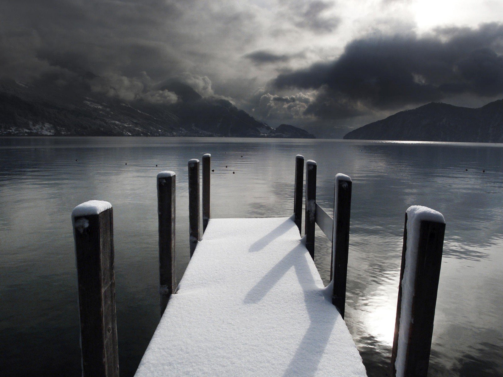 muelle lago nieve invierno tristeza