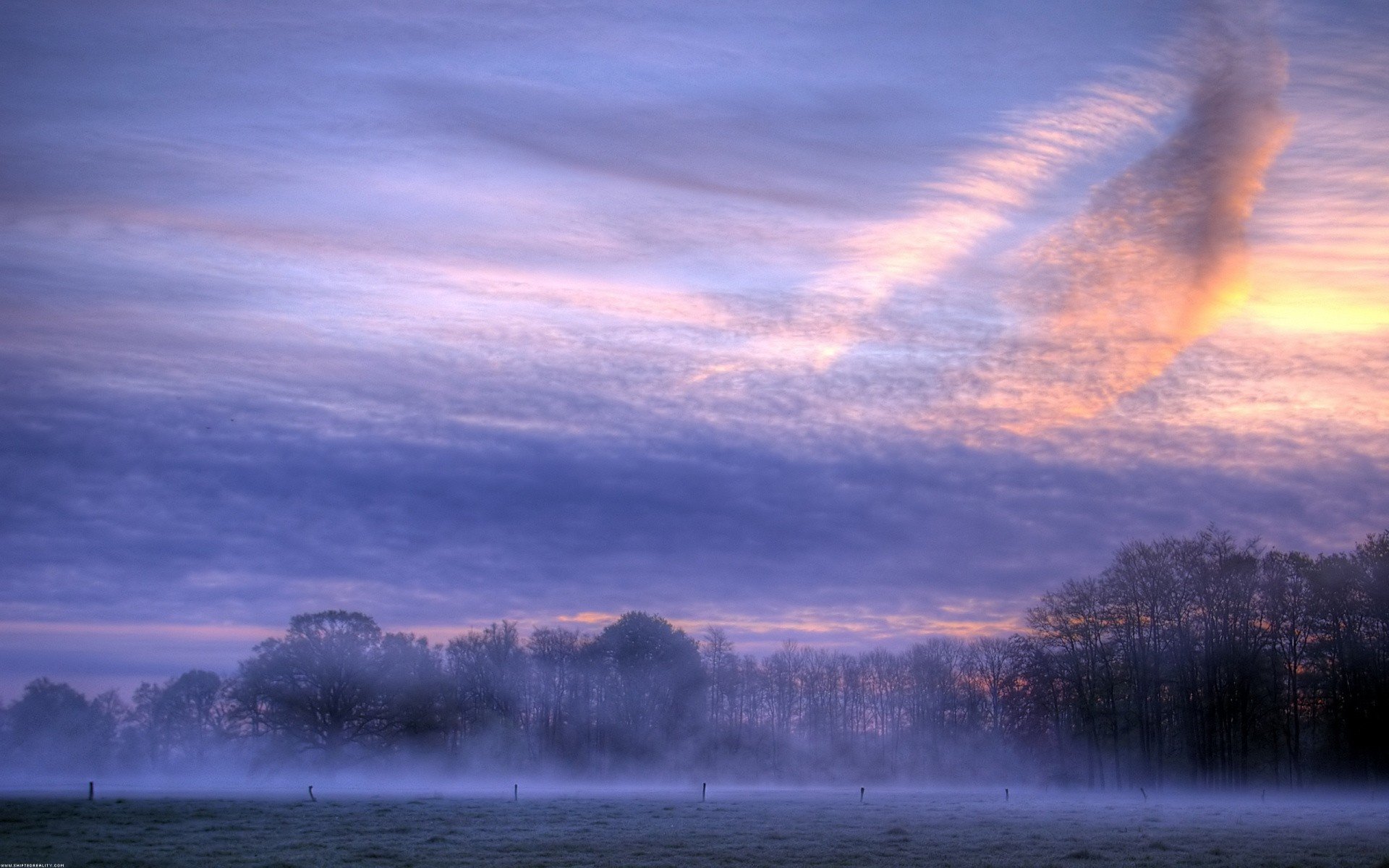 mattina nuvole nebbia