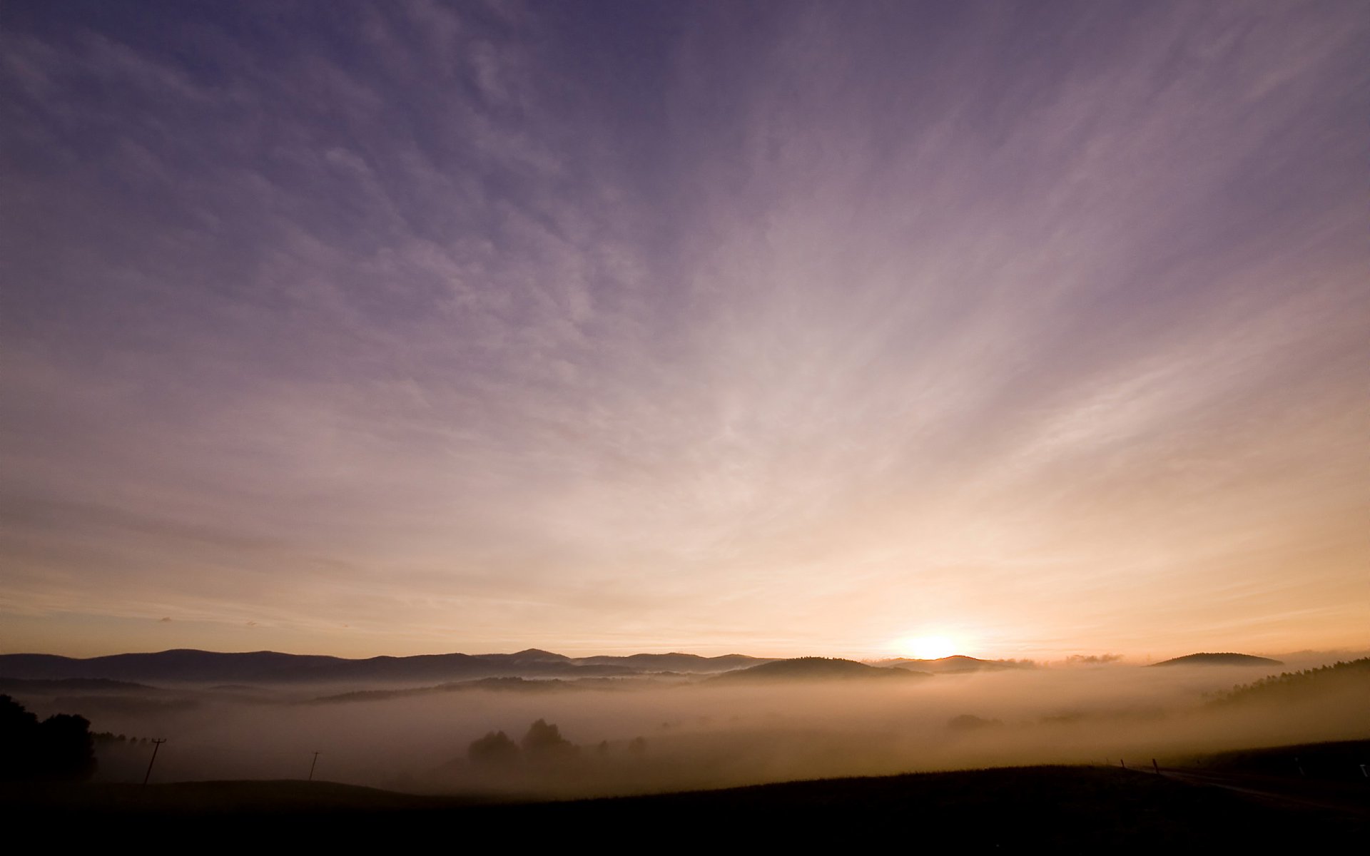 matin brouillard collines