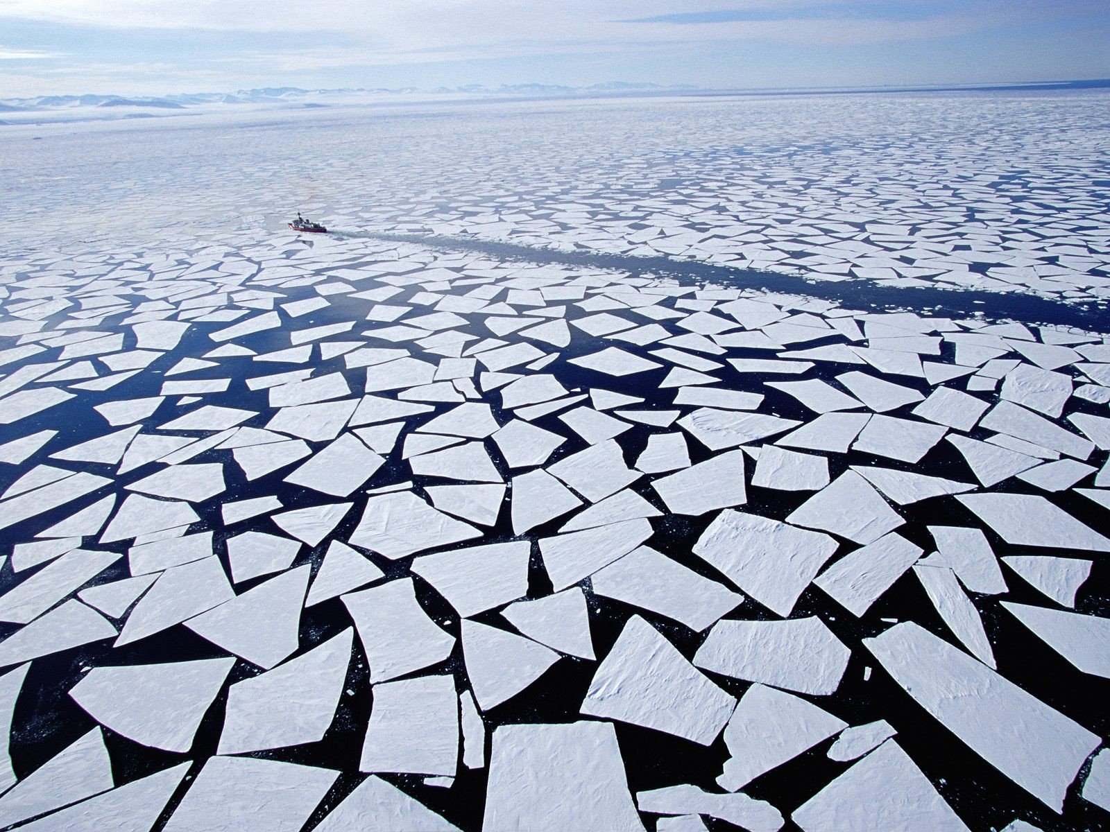 antarctica icebreaker horizon ice floe