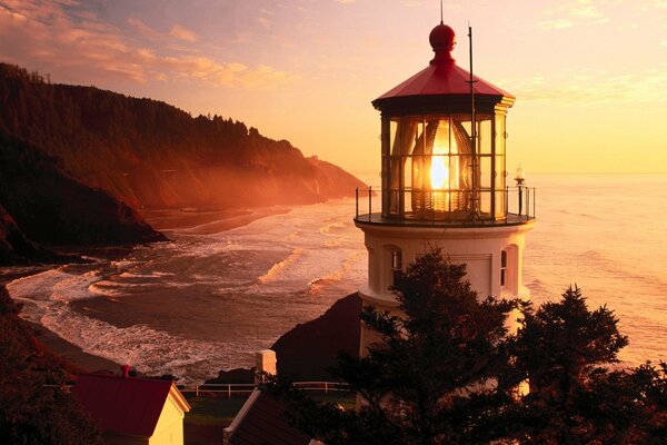 Phare de l Oregon sur fond de coucher de soleil