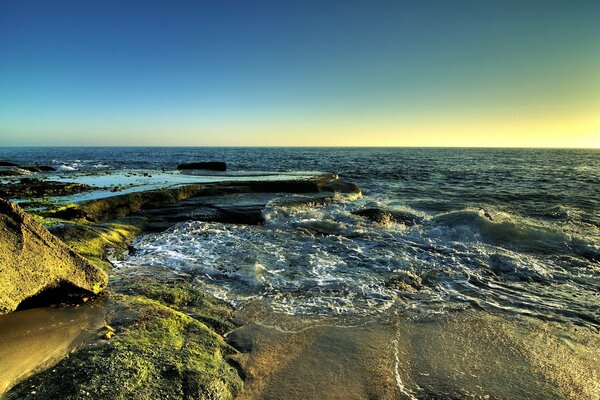 Beautiful waves, white sand