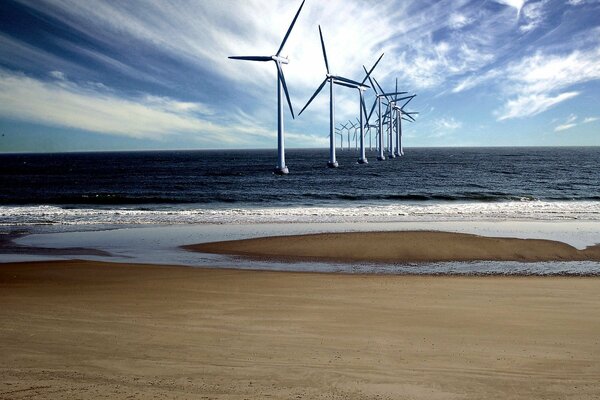 Windräder am Meer