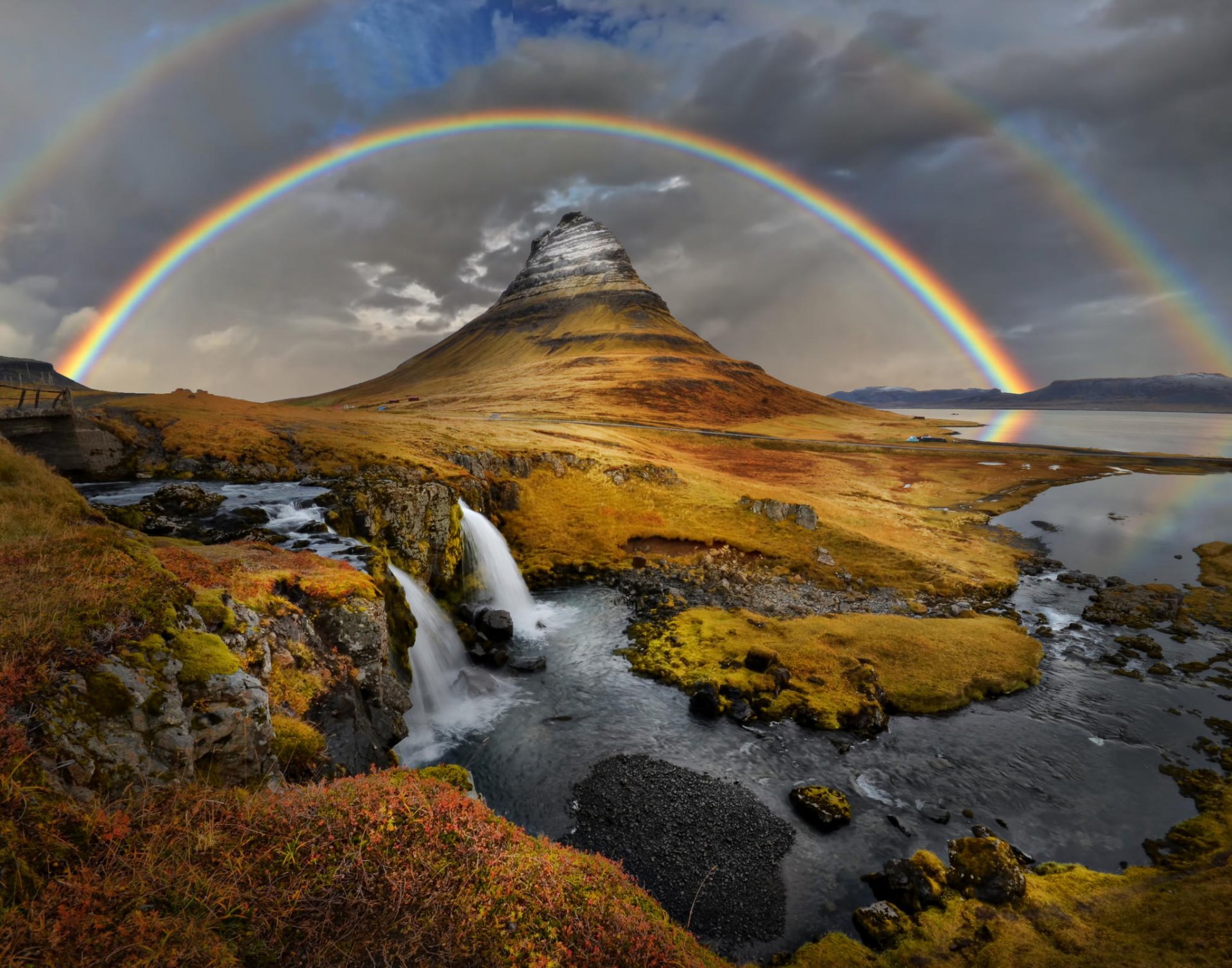 montaña arco iris cascada naturaleza