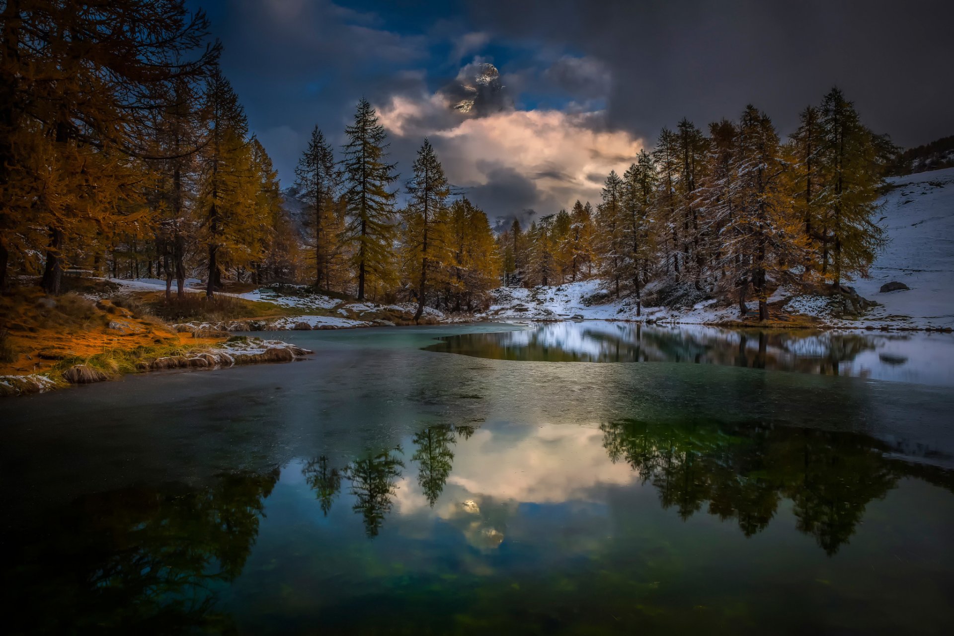 autunno fiume montagne nuvole