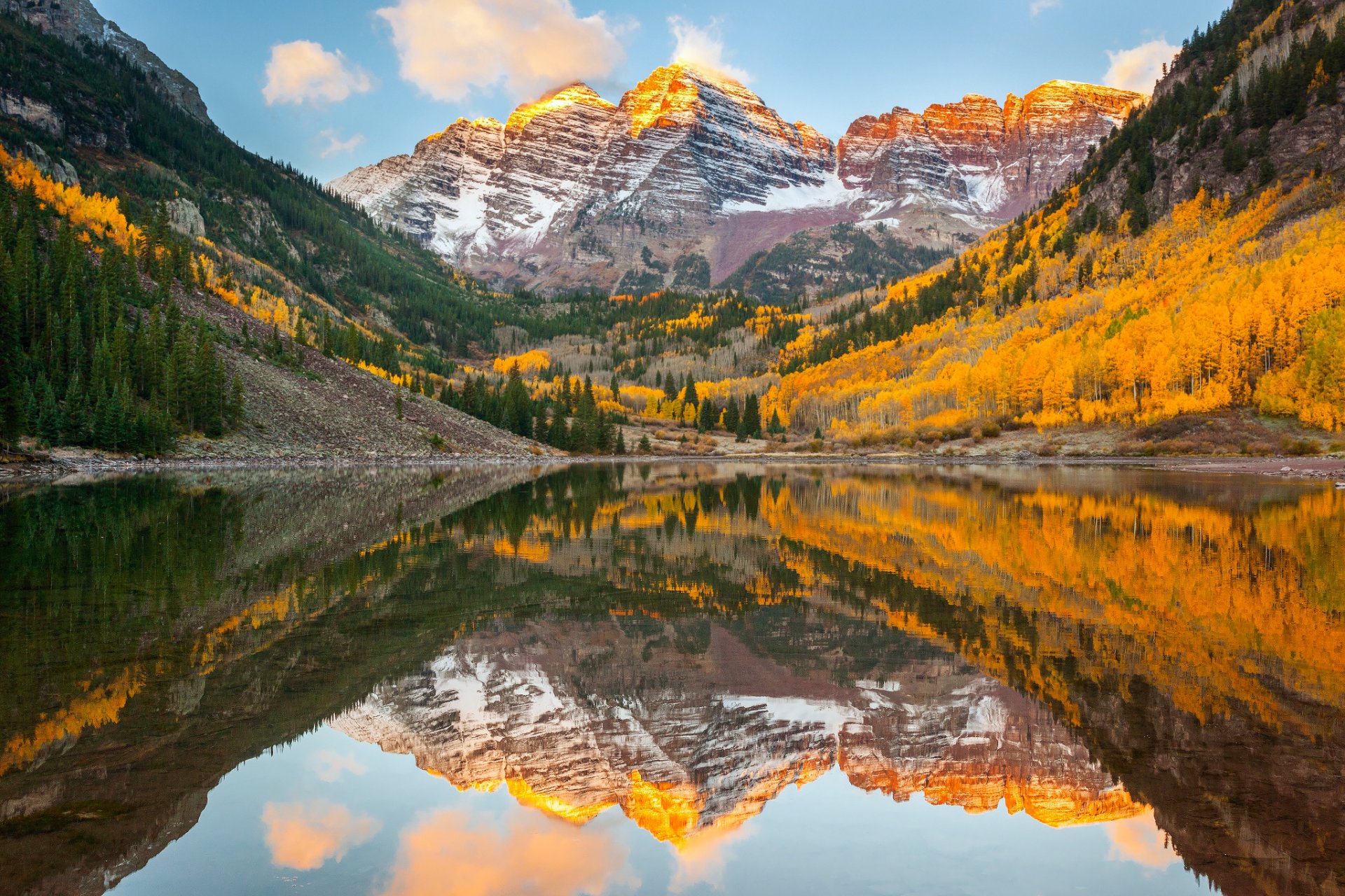 stati uniti stato colorado autunno montagne rocciose maroon bells lago foresta riflessione