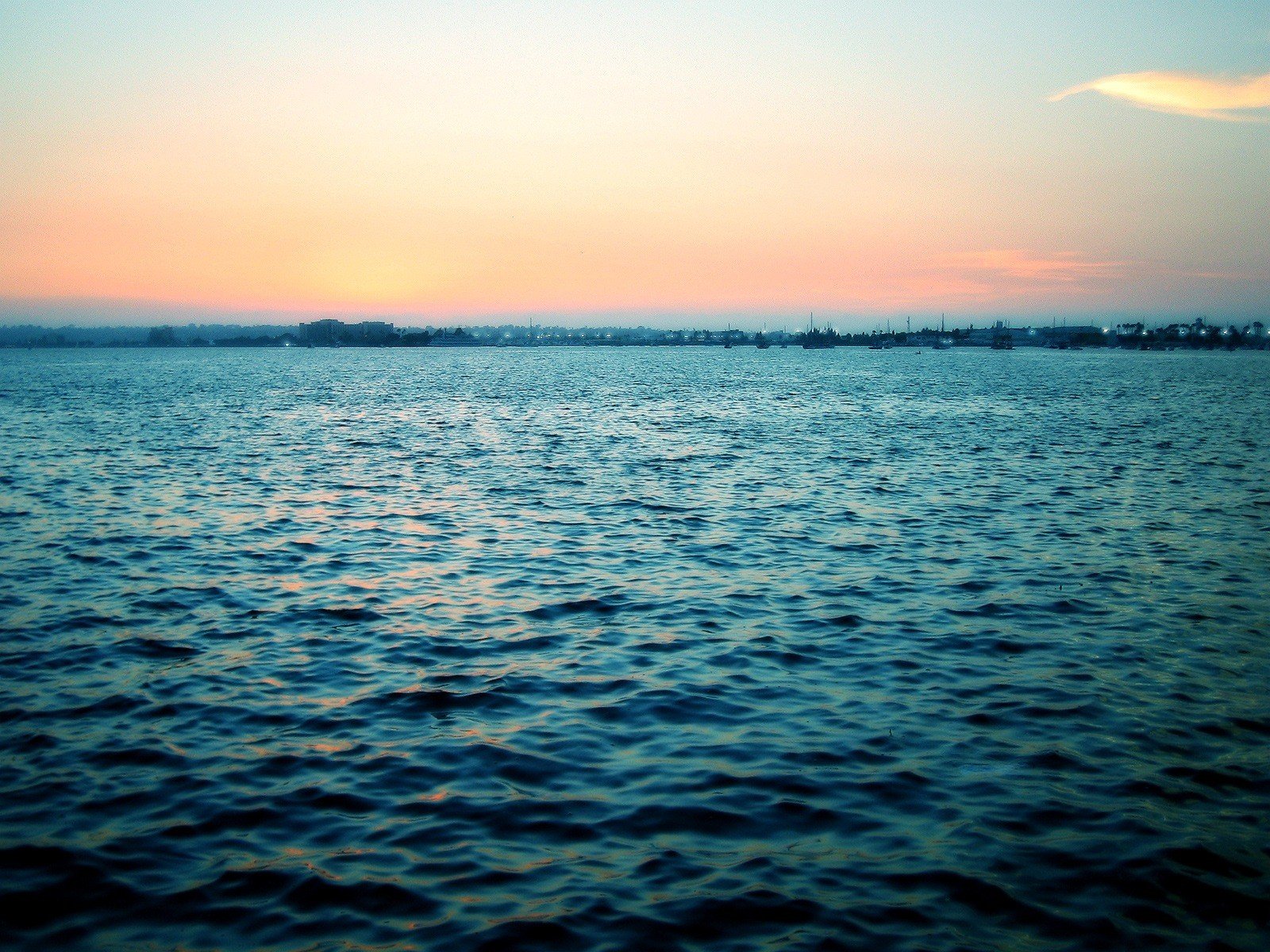 meer wellen sonnenaufgang