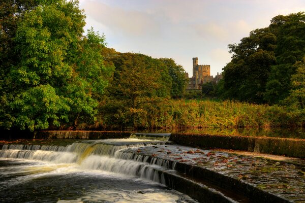 Ein altes schönes Schloss in England