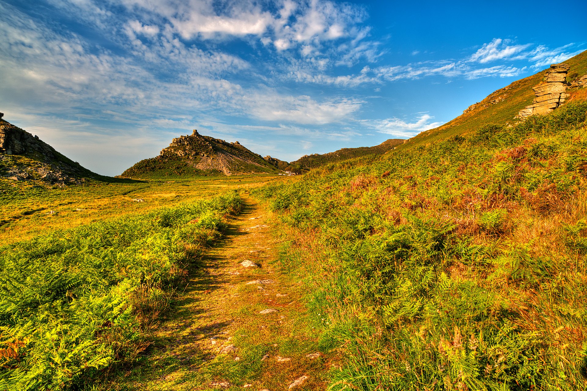 gb exmoor cielo nuvole rocce erba montagne strada sentiero