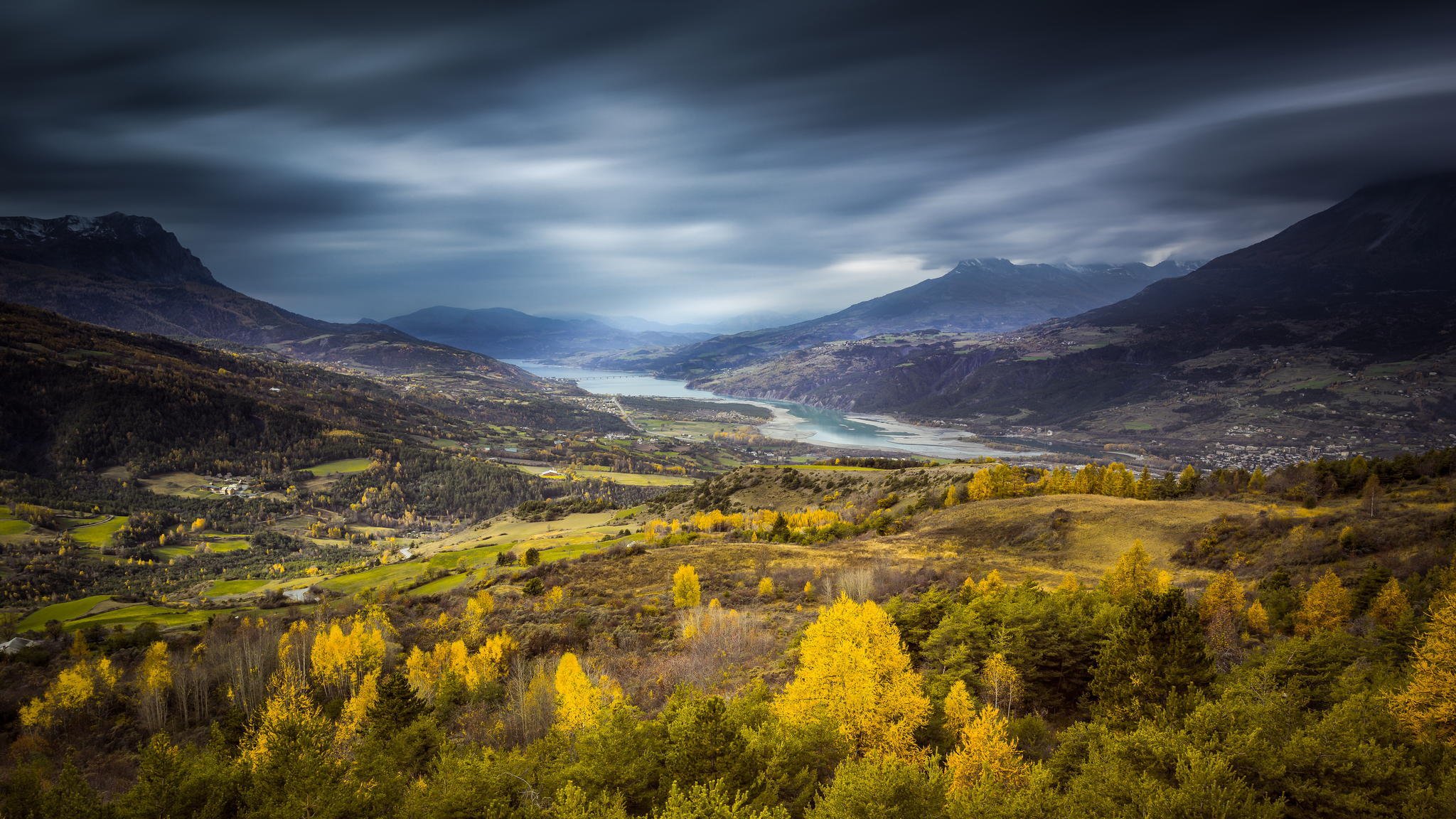 wald berge bäume herbst natur fluss