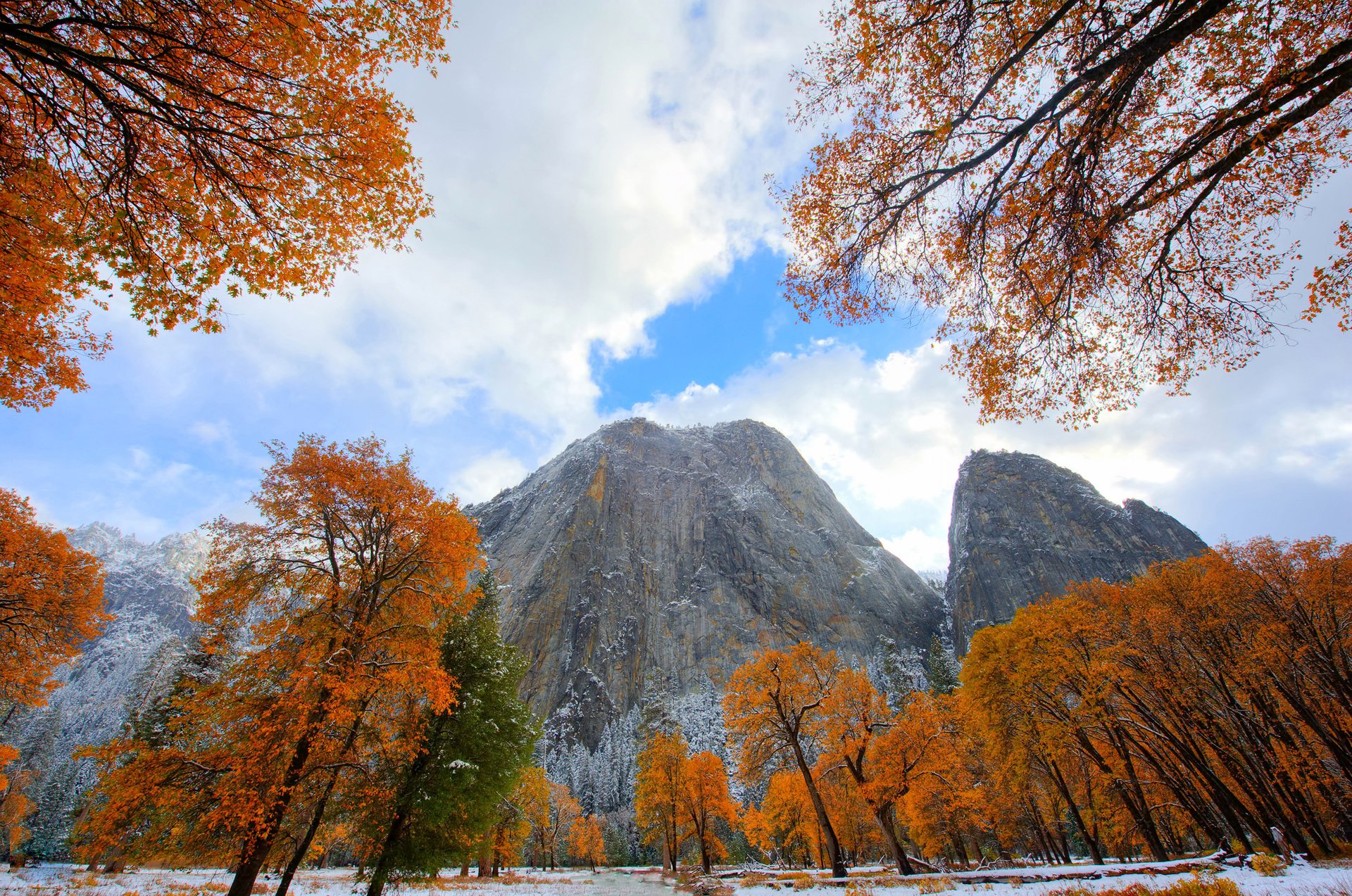 kalifornien usa berge himmel wolken herbst bäume schnee blätter