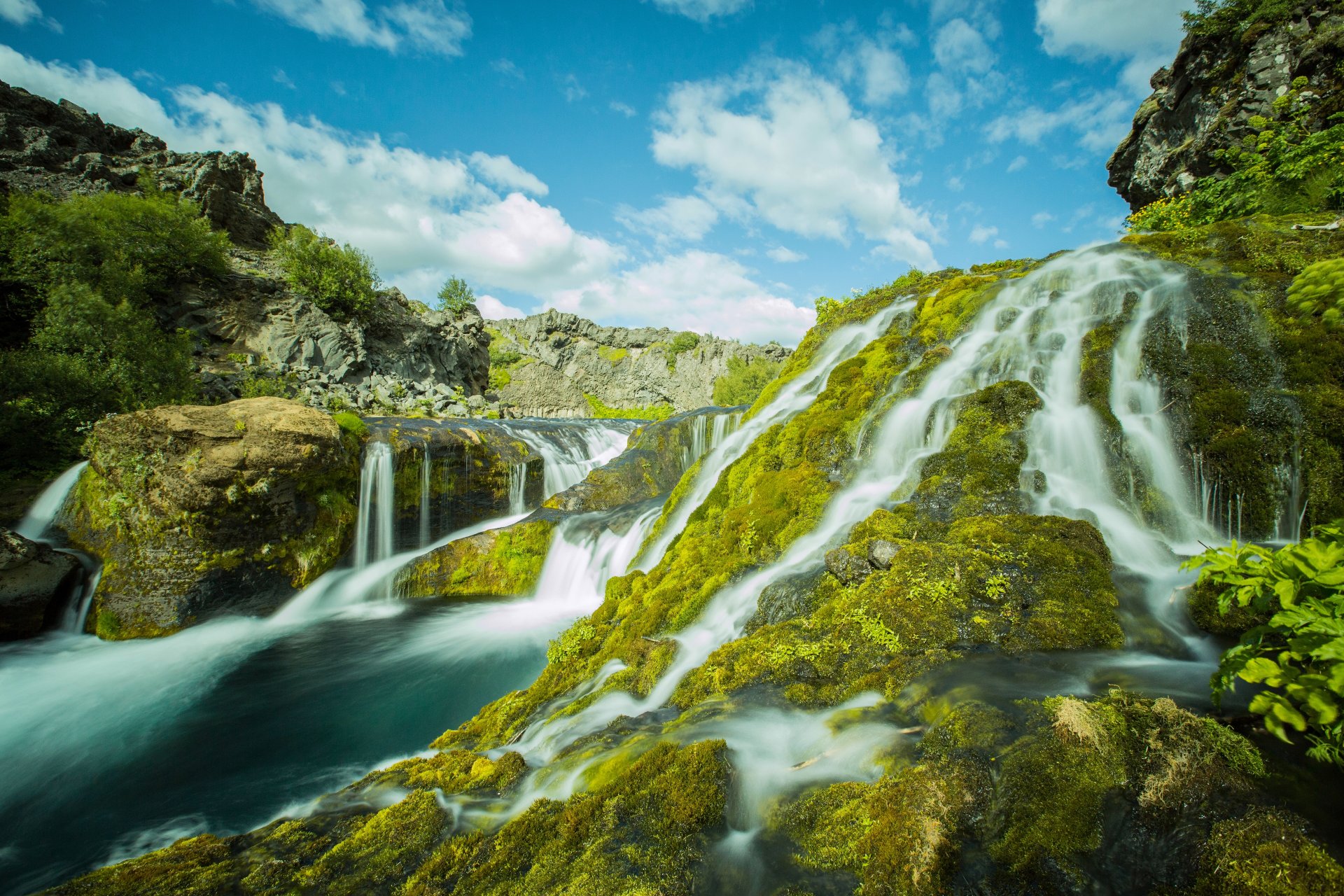 gjáin islanda cascate cascata fiume pietre muschio