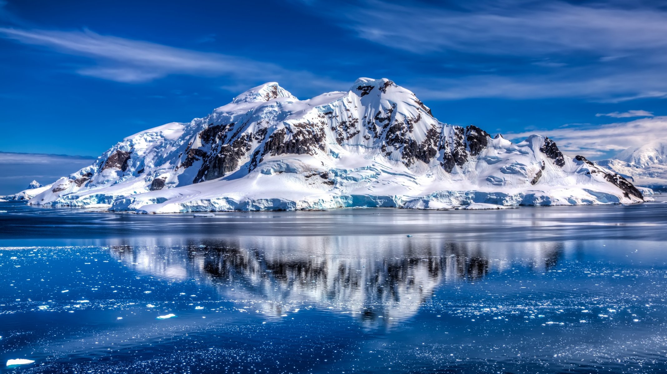 antarctica southern ocean transantarctic mountains mountain ocean reflection