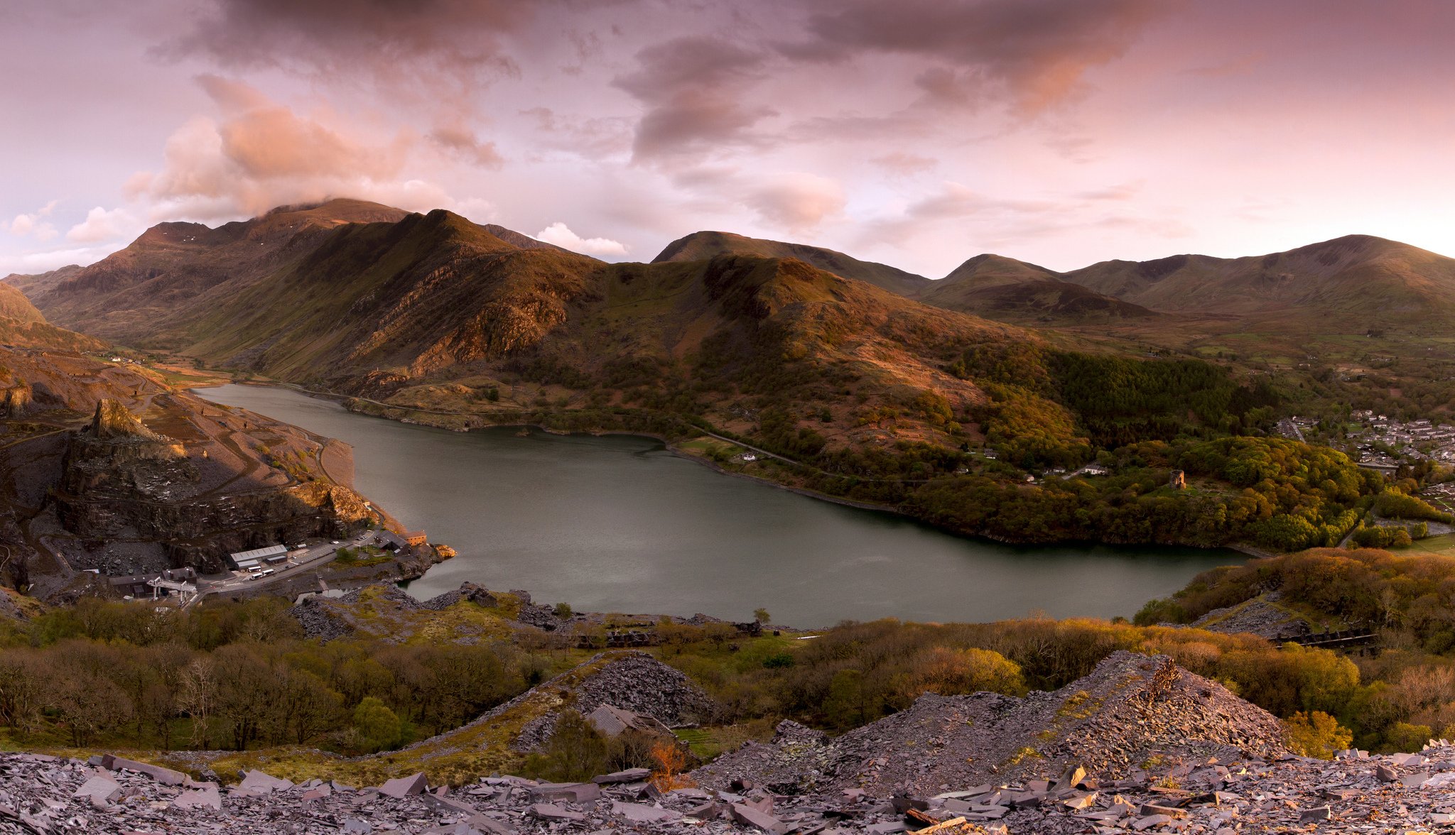 montagnes lac nature coucher de soleil