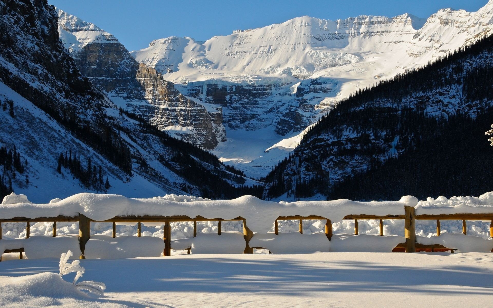 inverno montagna neve recinzione cumuli di neve natura foto