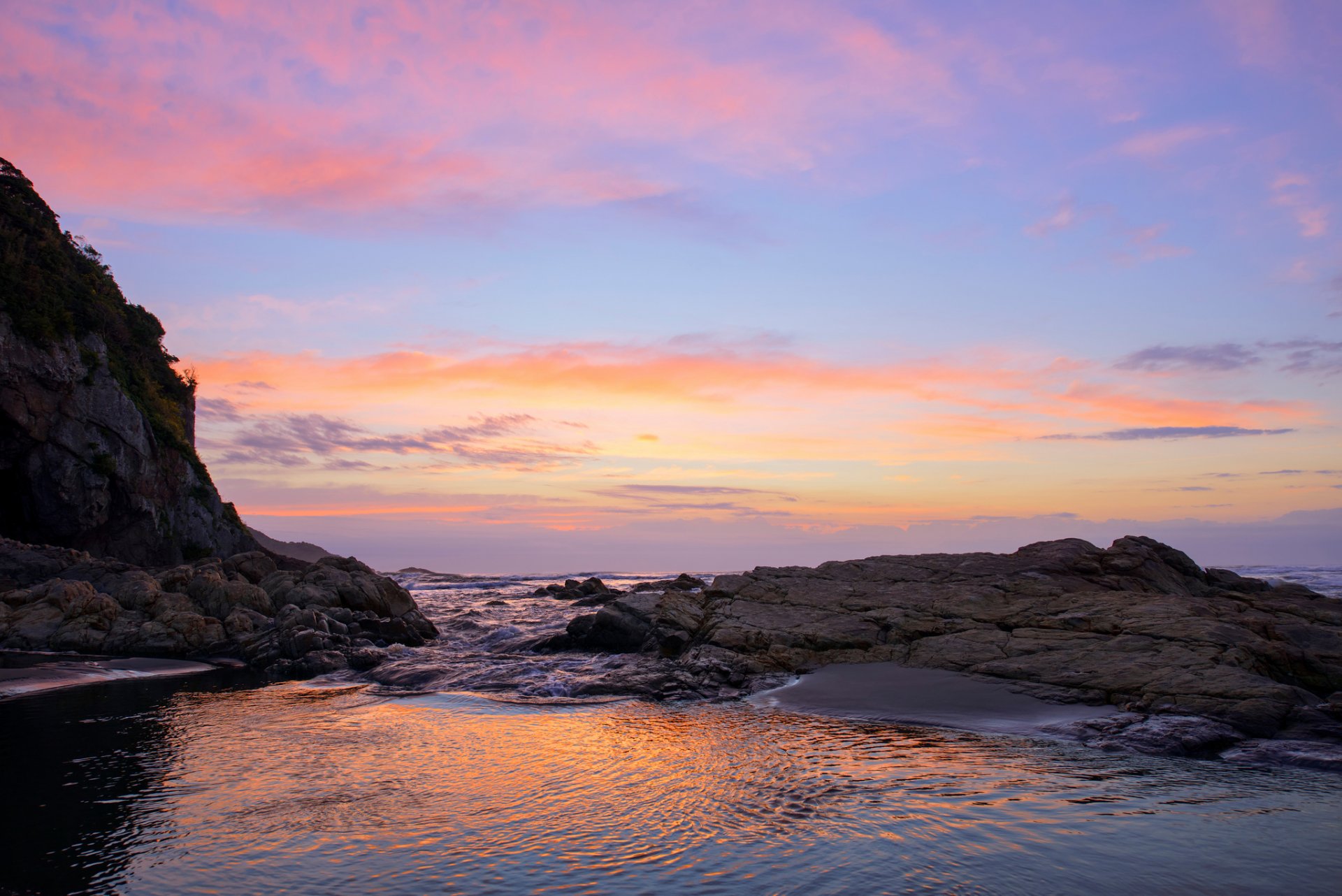 mer pierres rochers coucher de soleil