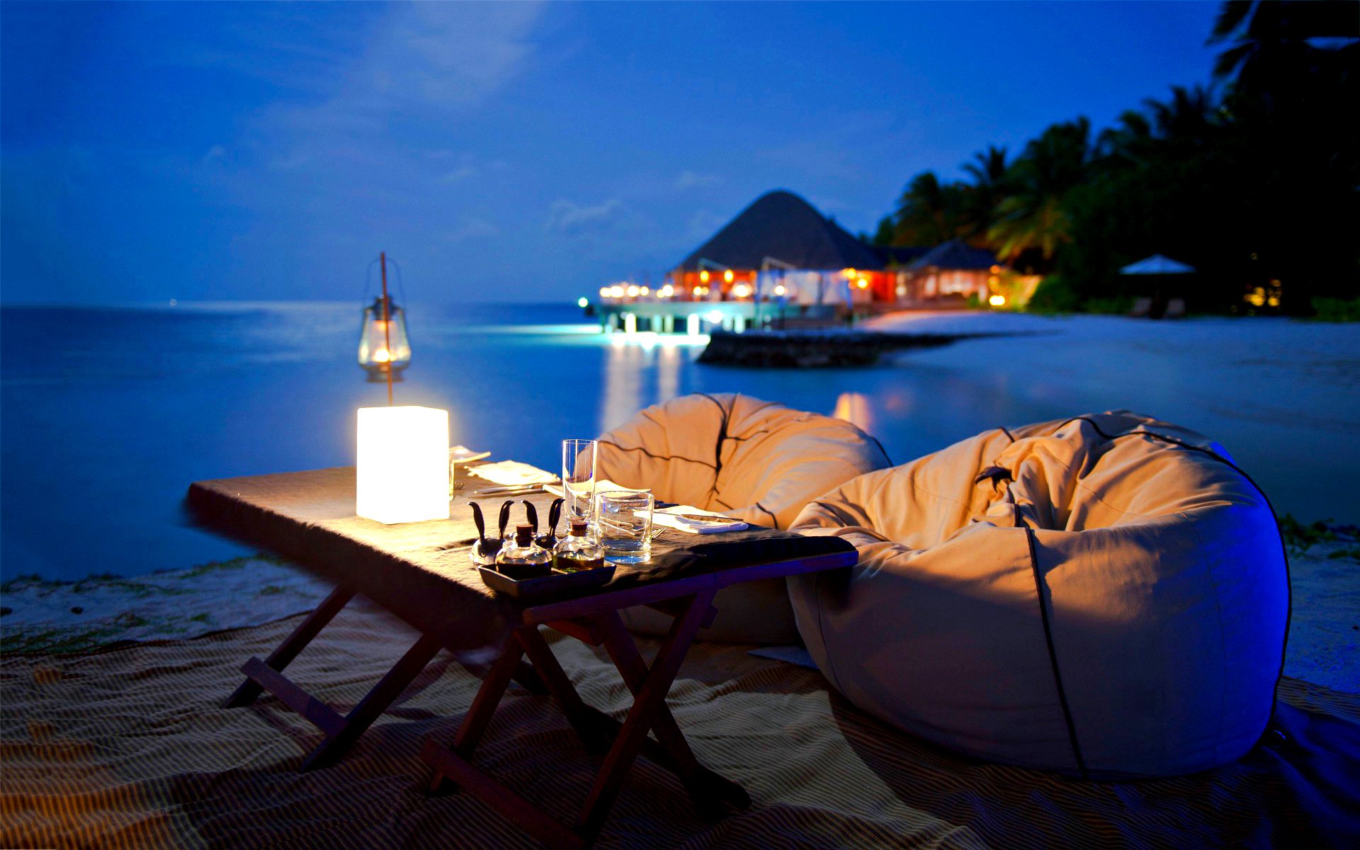 sera spiaggia cena oceano romanticismo romantico sfoglia