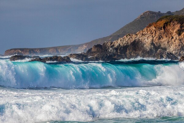 The power of the elements and the beauty of the waves