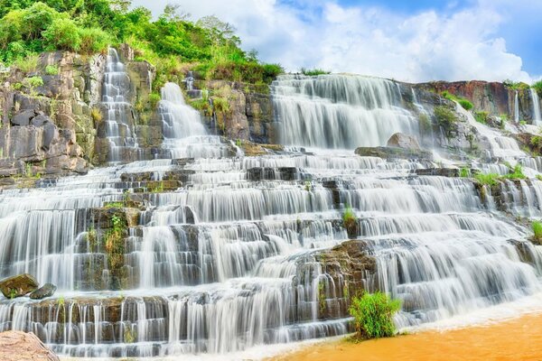 Wasserfluss, natürlicher Wasserfall