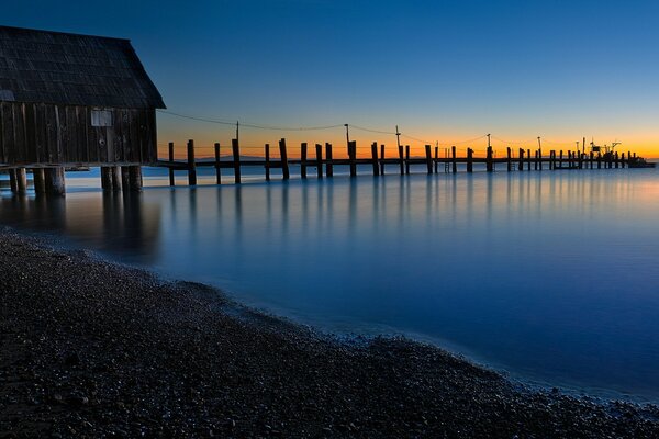 Pier bei Sonnenuntergang in Kalifornien