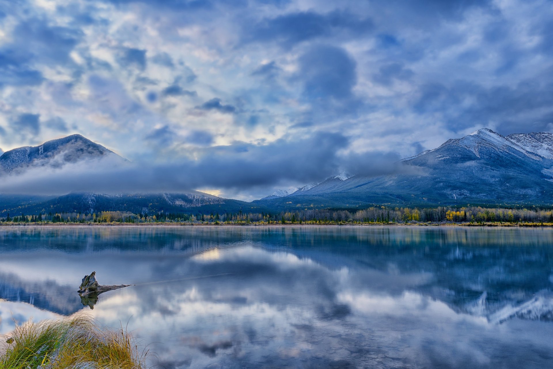 mountain forest lake clouds reflection blue